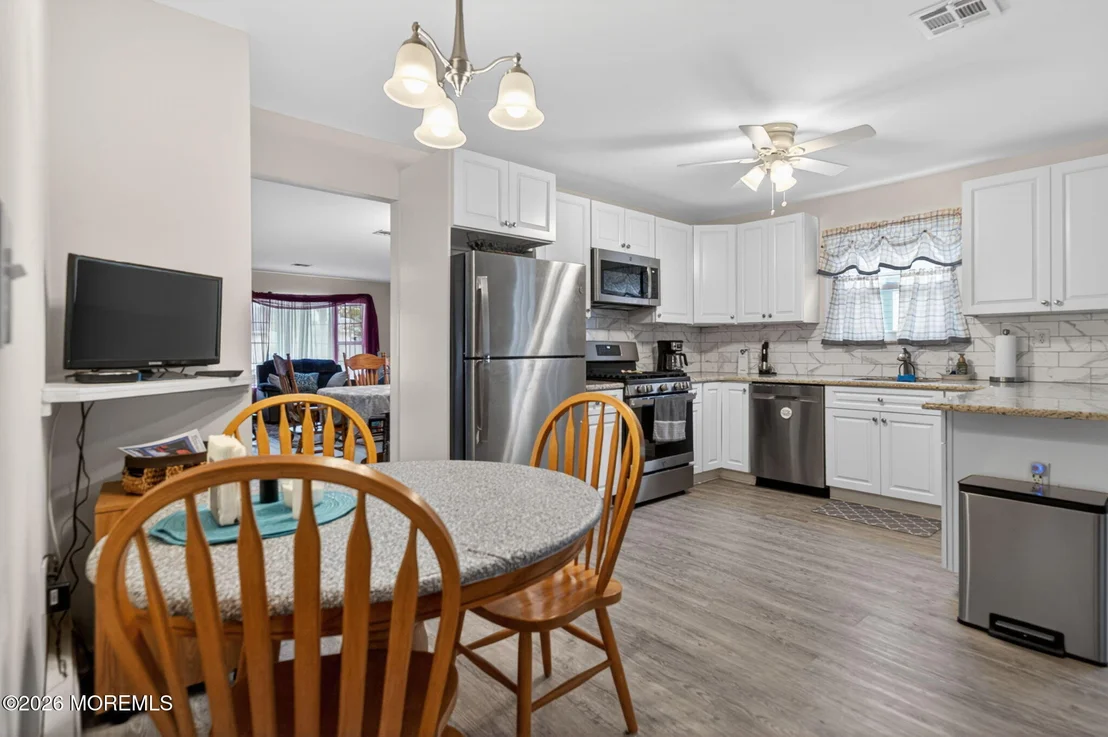 Photo of 152 Pulaski Boulevard