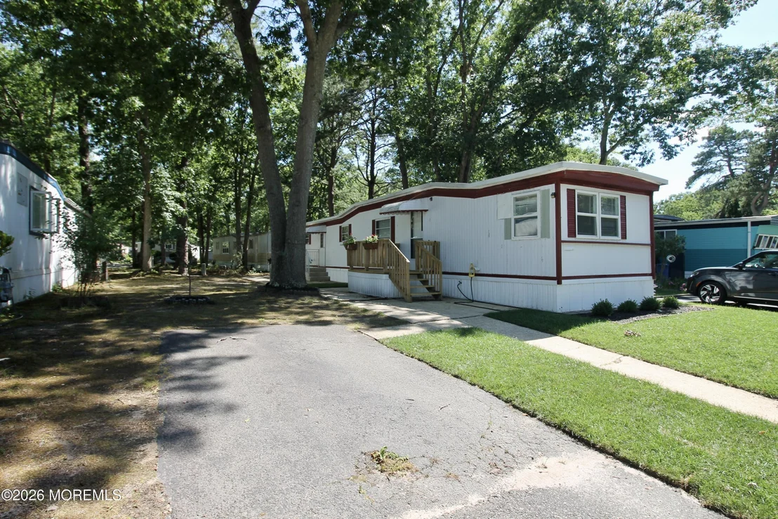 Photo of 406 Roberts Road