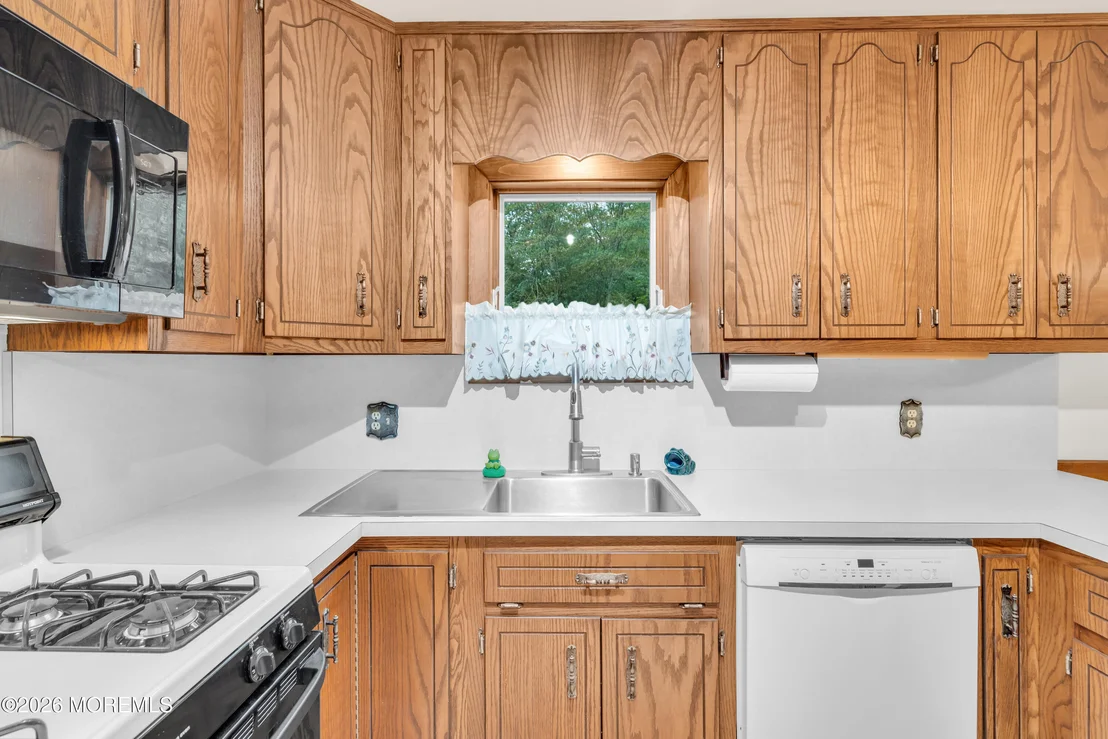 Photo of 99 Cedar Swamp Road