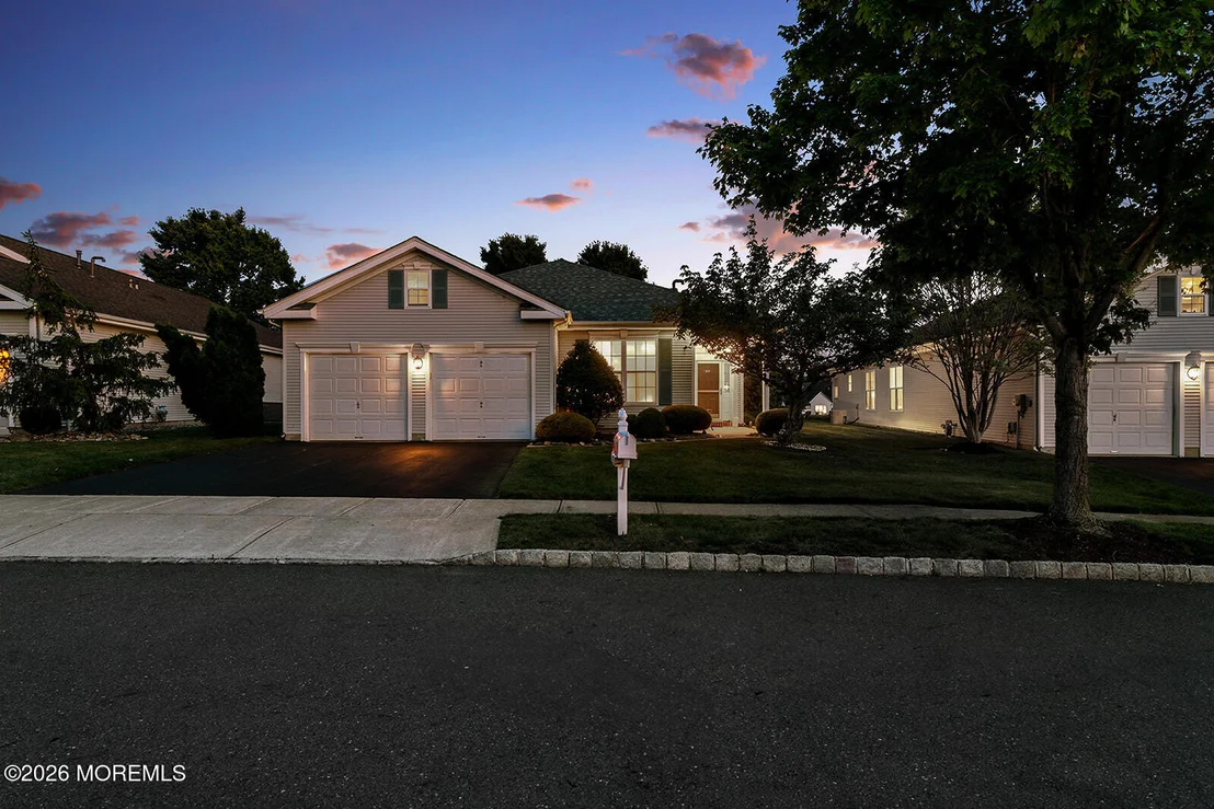 Photo of 46 Minuteman Circle
