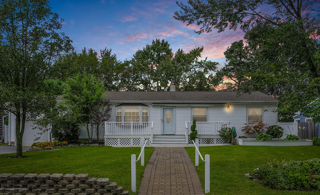 Photo of 188 Arizona Drive