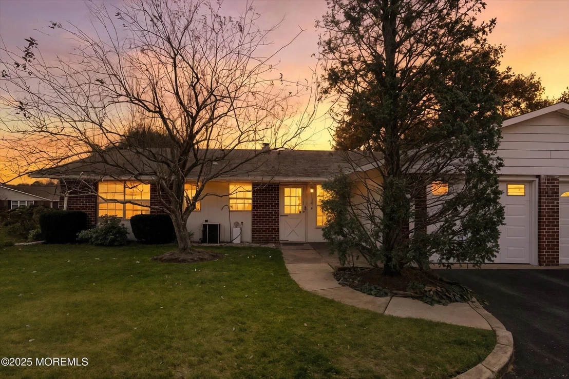 Photo of 1087B Argyll Circle