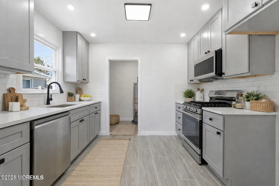 Photo of 52 Pomona Boulevard