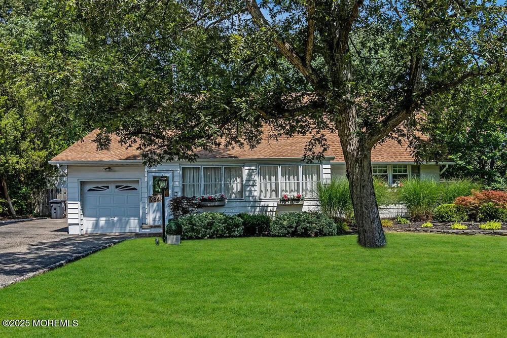 Photo of 984 Westminster Drive