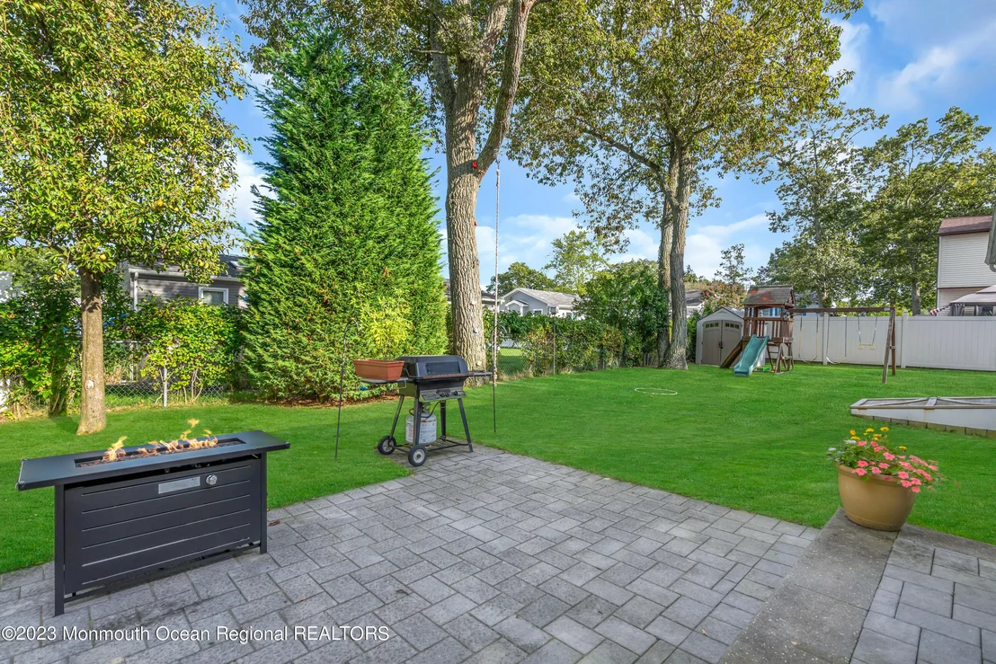 Photo of 1435 Flintoft Avenue