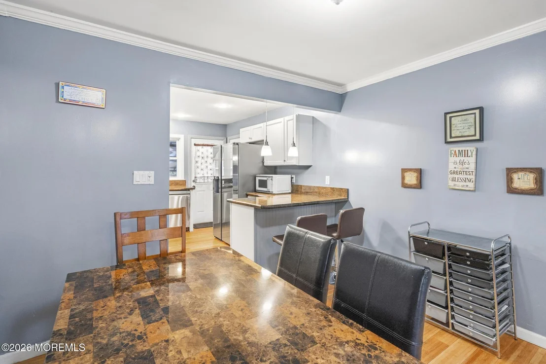 Photo of 389 Bay Avenue