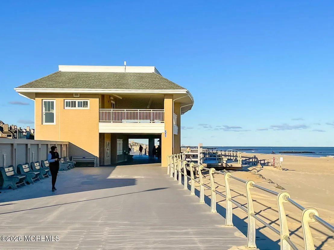 Photo of 2007 Ocean Avenue N