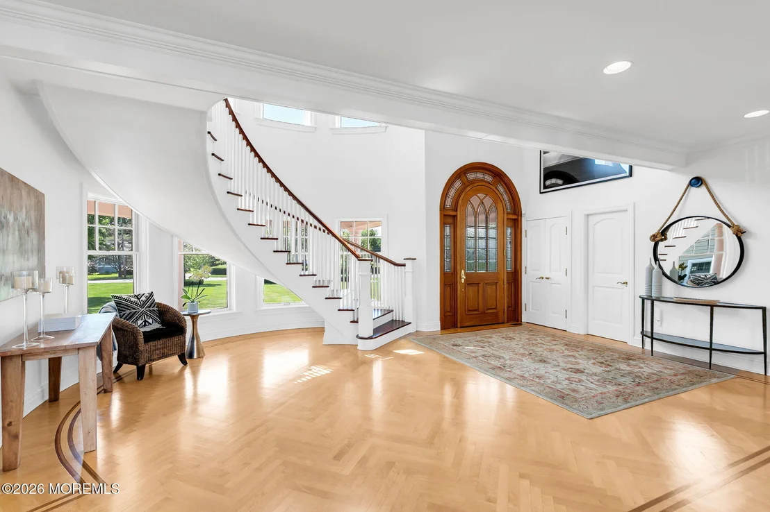 Photo of 229 Comanche Drive
