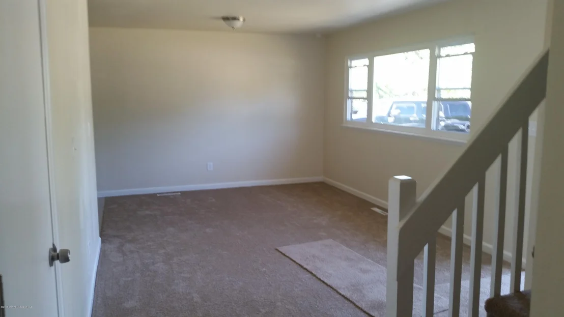 Photo of 438 Applegate Avenue