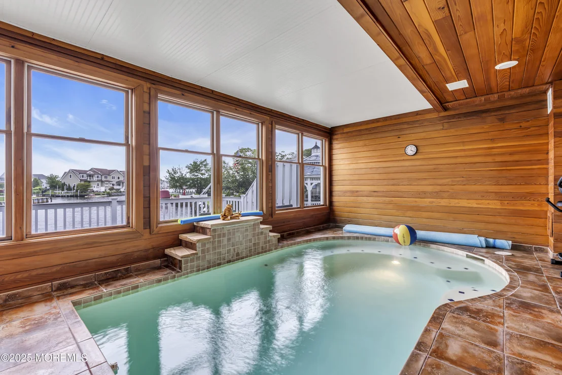 Photo of 560 Midwood Drive