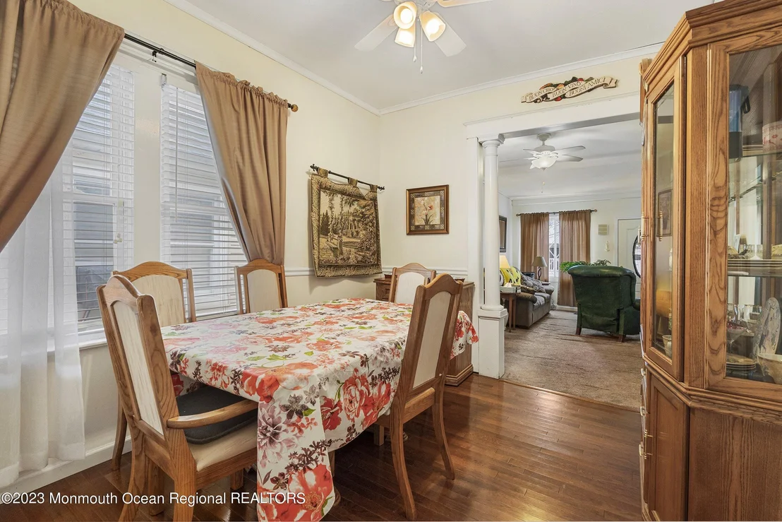 Photo of 57 Pineview Avenue