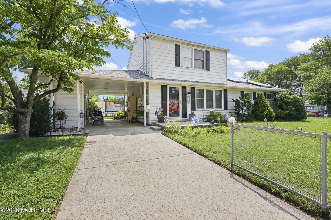 Photo of 18 Oak Landing Road