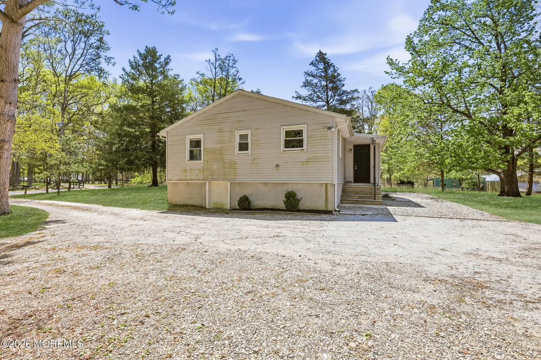 Photo of 517 Newtons Corner Road