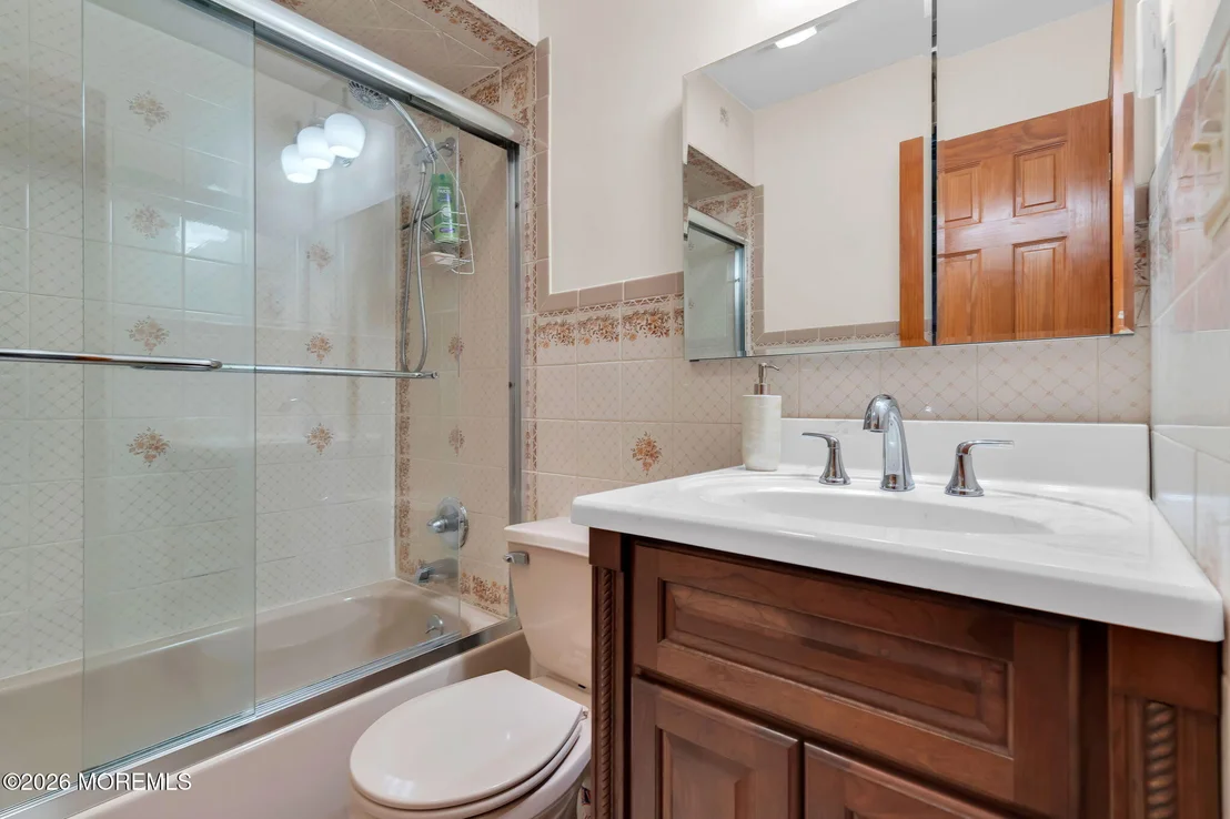 Photo of 52 Cresci Boulevard