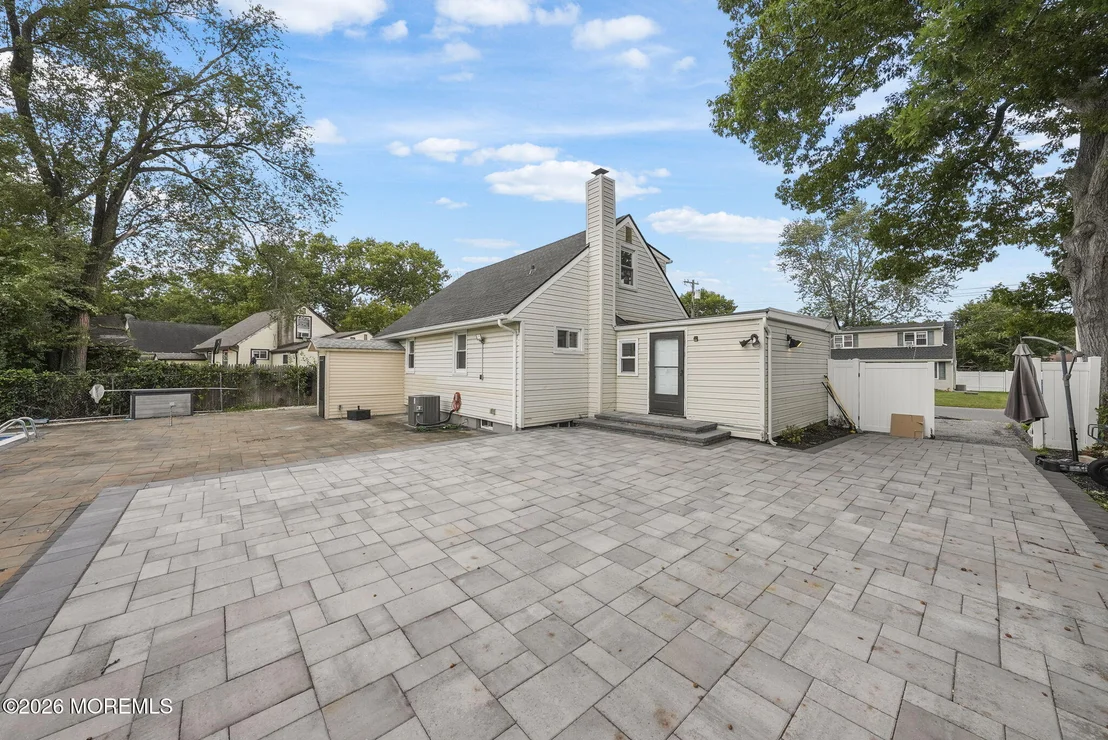 Photo of 105 Roosevelt Drive