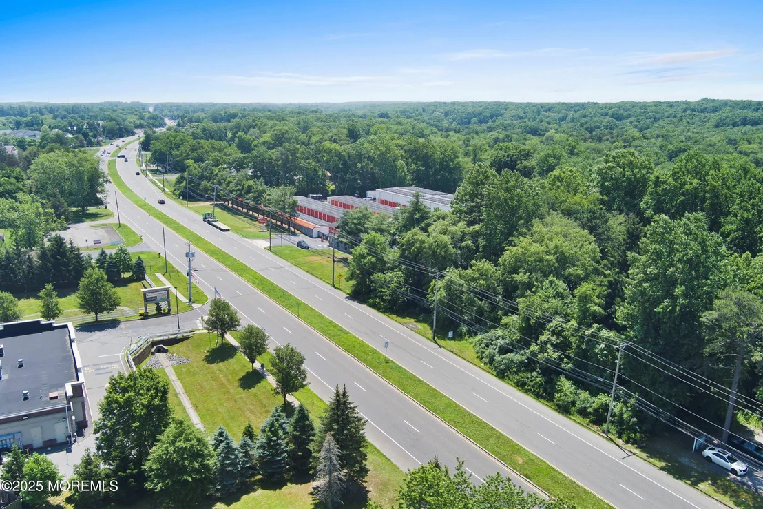 Photo of 185 N County Line Road