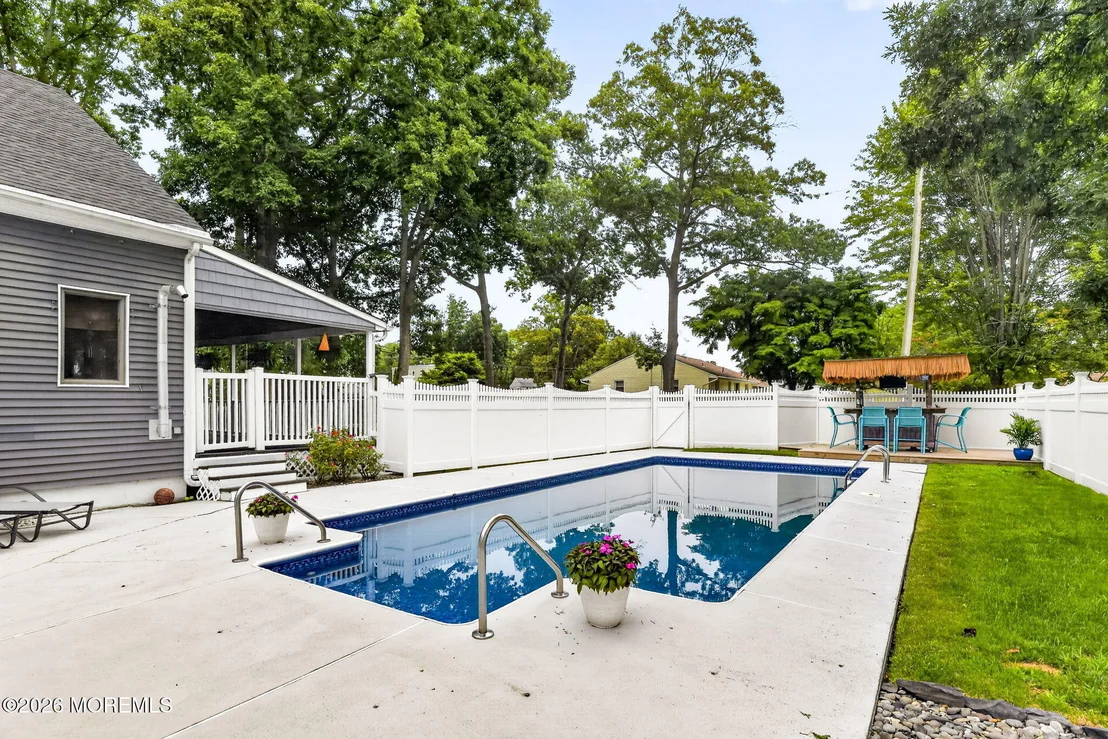 Photo of 210 Robbins Road