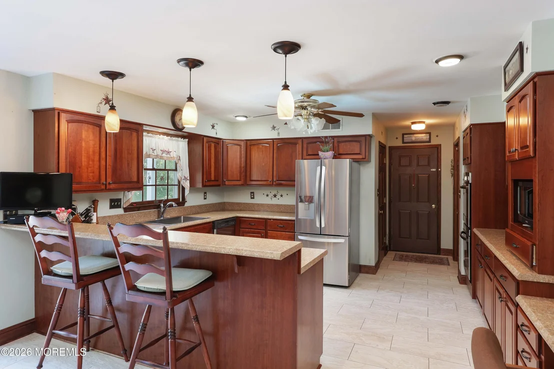 Photo of 1908 Shadowbrook Drive