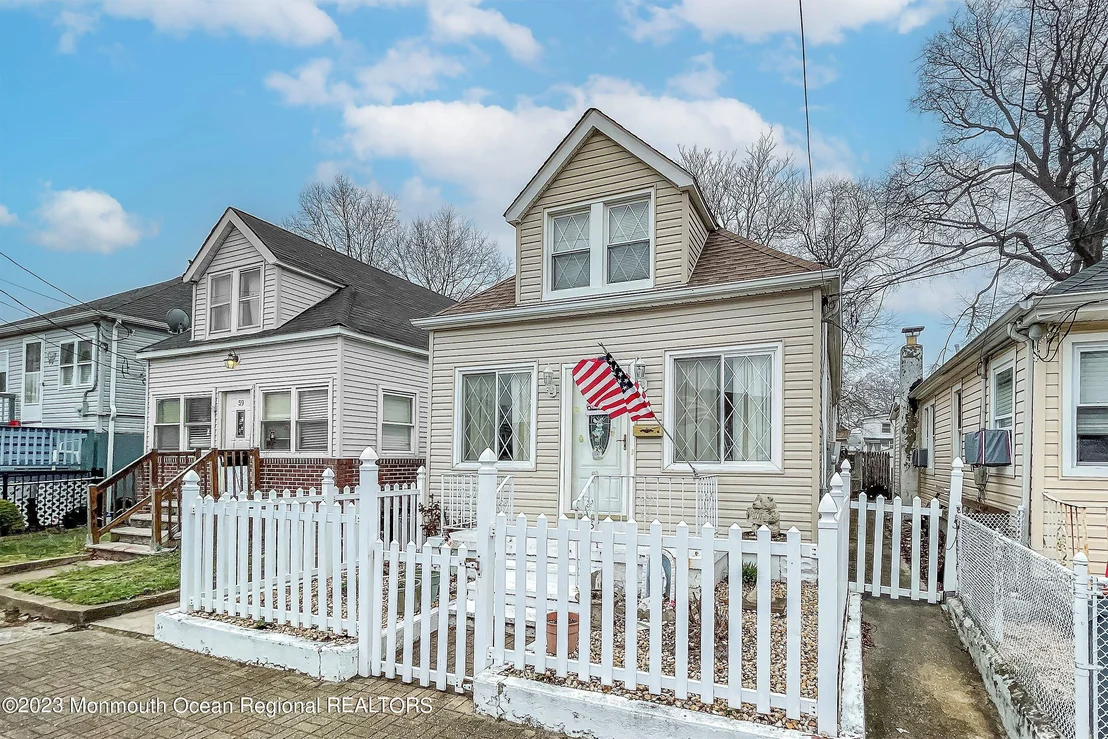 Photo of 57 Pineview Avenue