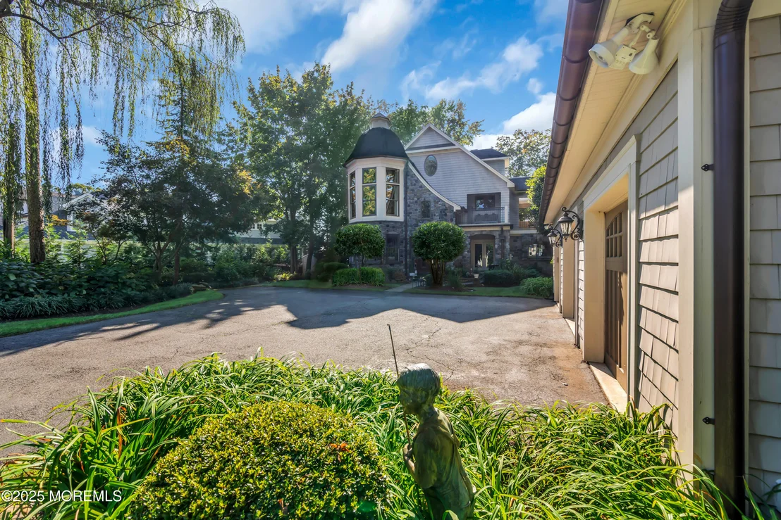 Photo of 2403 Riverside Terrace