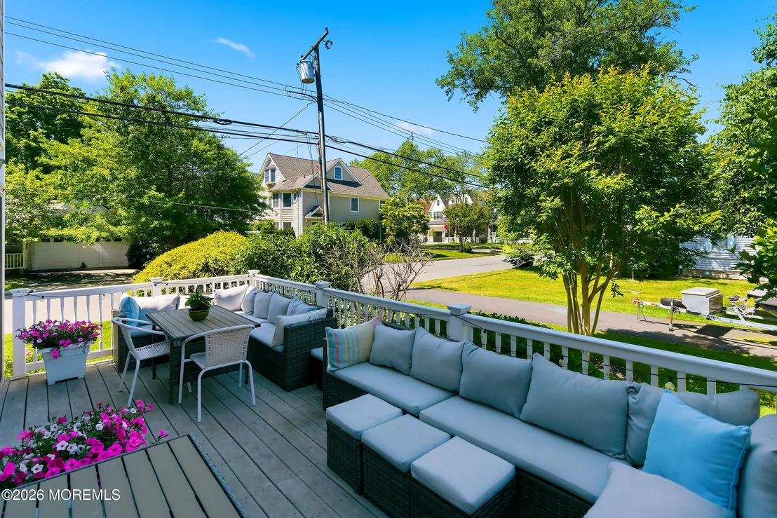 Photo of 384 Pine Avenue