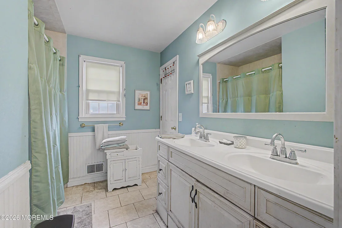 Photo of 159 Berkeley Drive