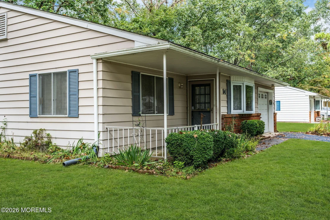 Photo of 14 Iowa Drive