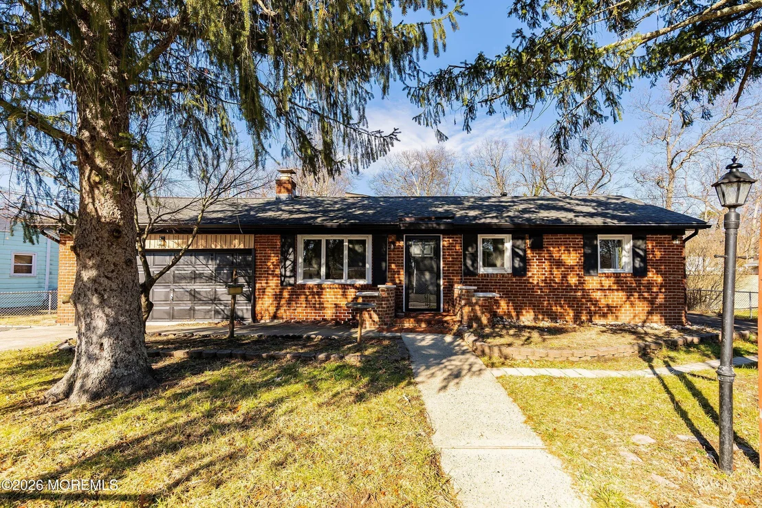 Photo of 215 Sunset Lane