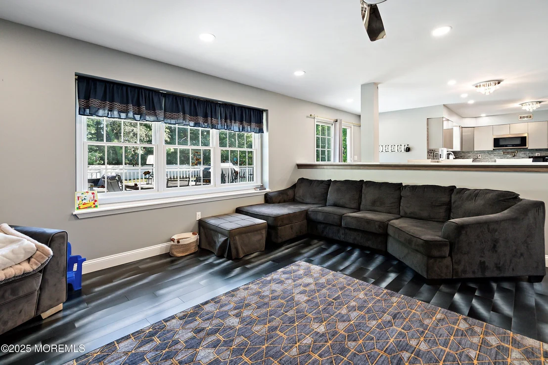 Photo of 657 Rodrigues Lane
