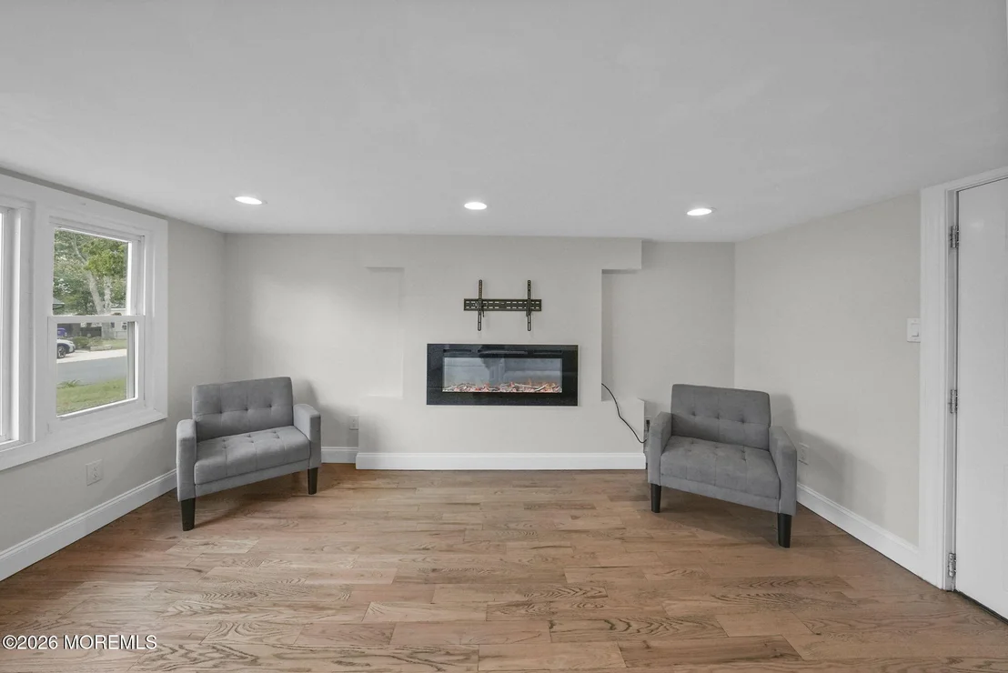 Photo of 105 Roosevelt Drive