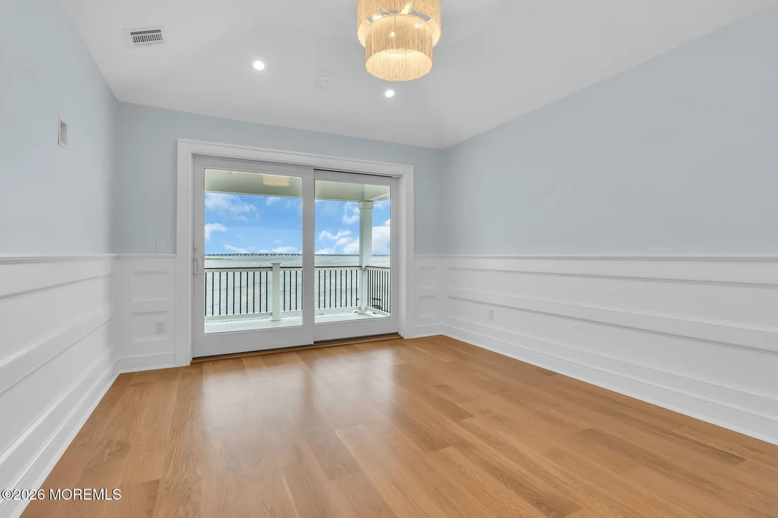 Photo of 151 Pershing Boulevard