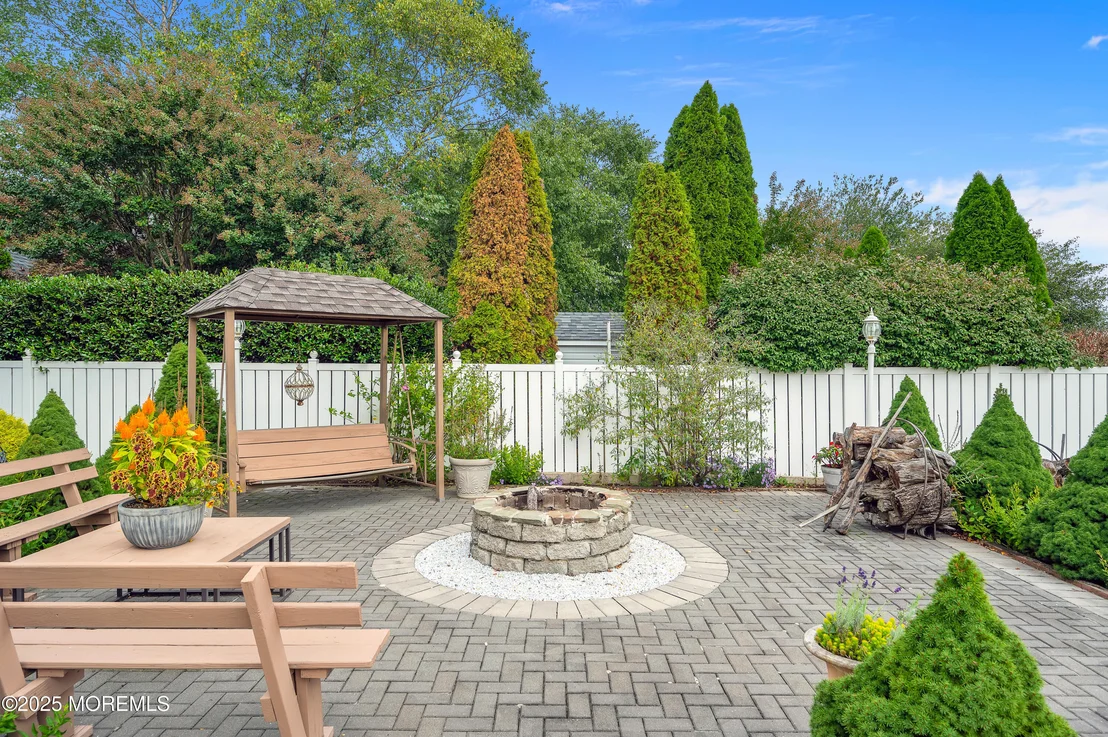Photo of 741 S River Drive