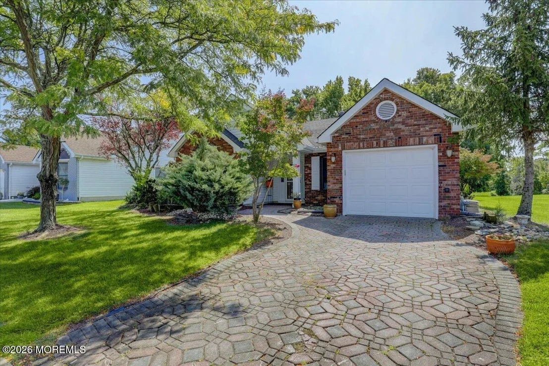 Photo of 19 Hampton Drive