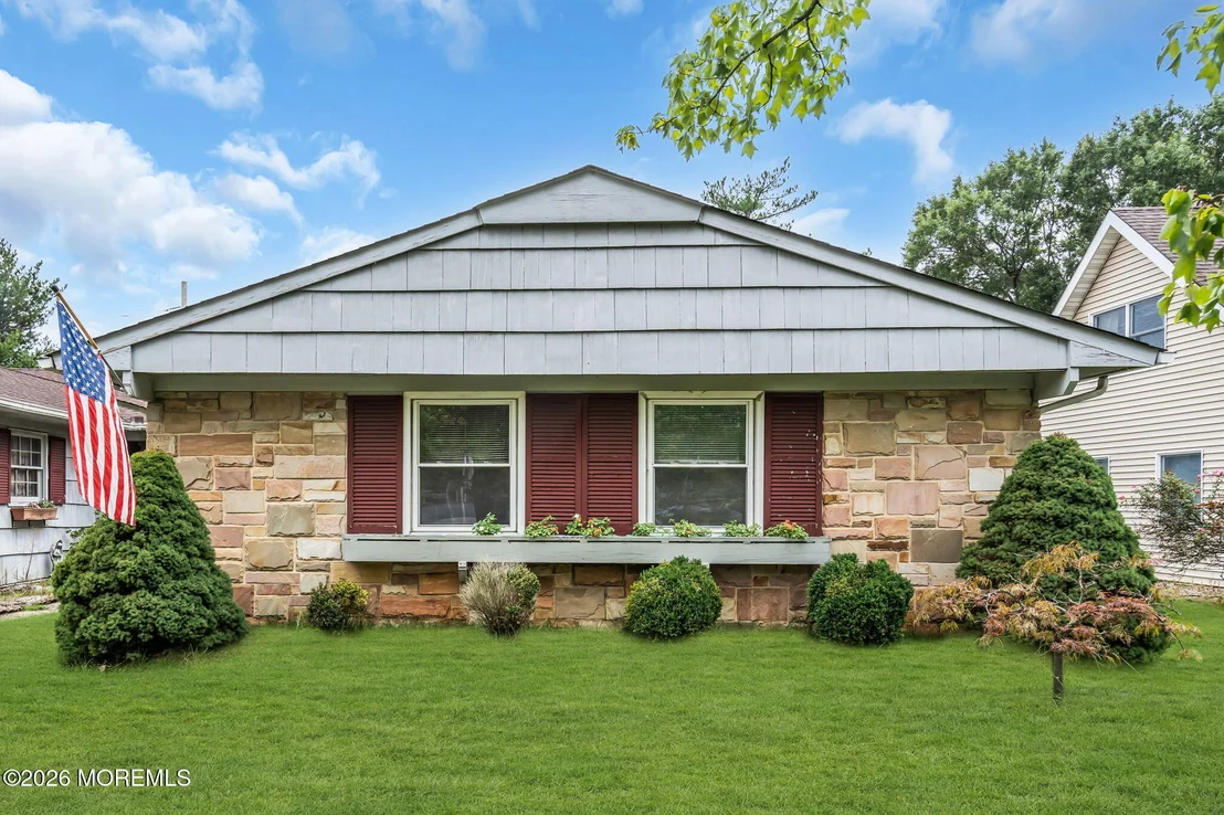Photo of 580 Lloyd Road