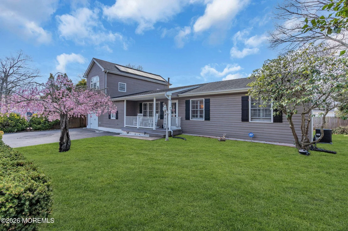 Photo of 363 Constitution Drive