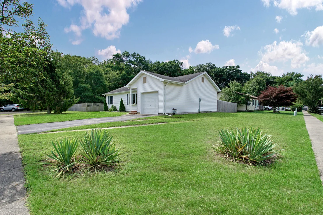 Photo of 2 Chickasaw Drive