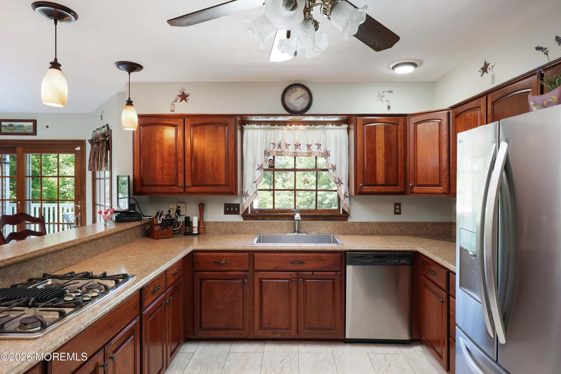 Photo of 1908 Shadowbrook Drive
