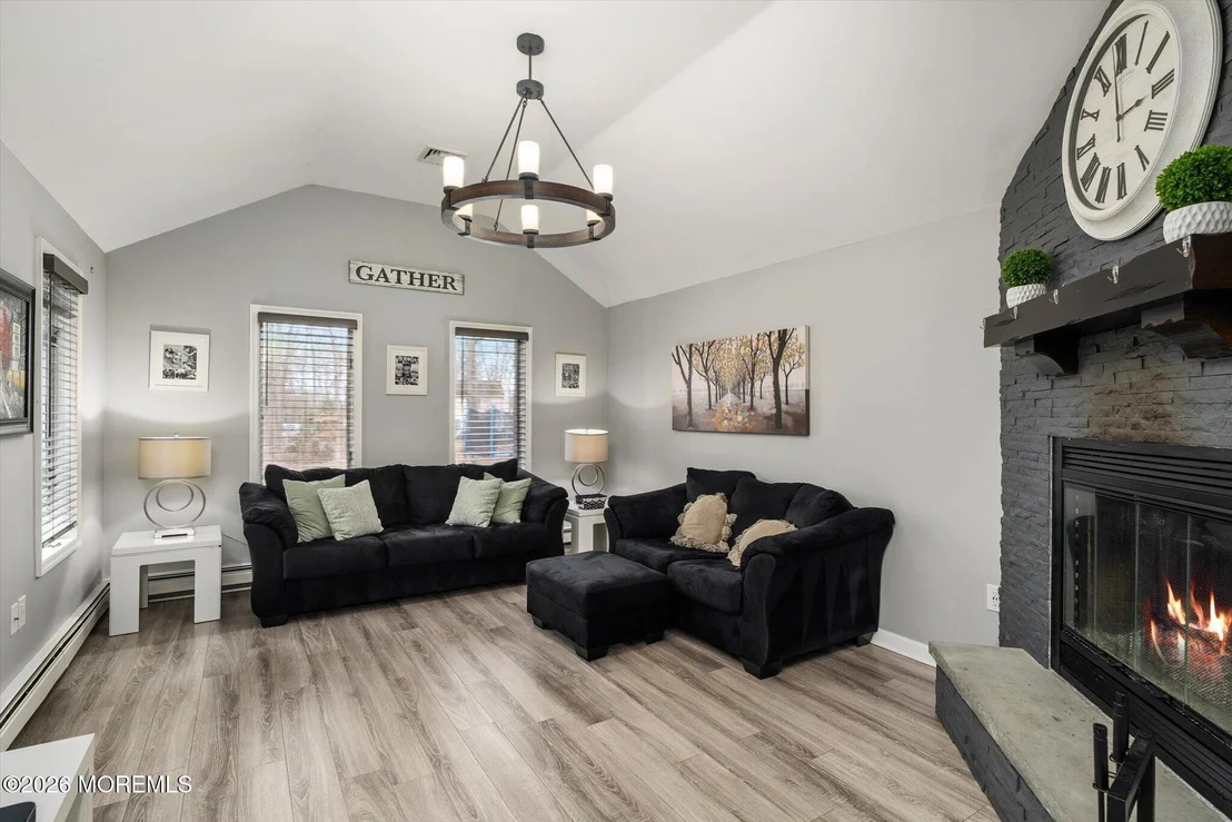 Photo of 5 Pin Oak Drive