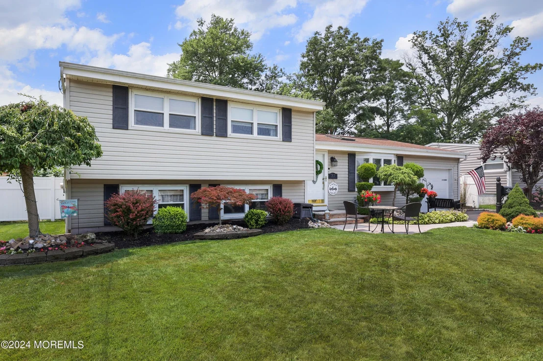 Photo of 37 Lafayette Drive