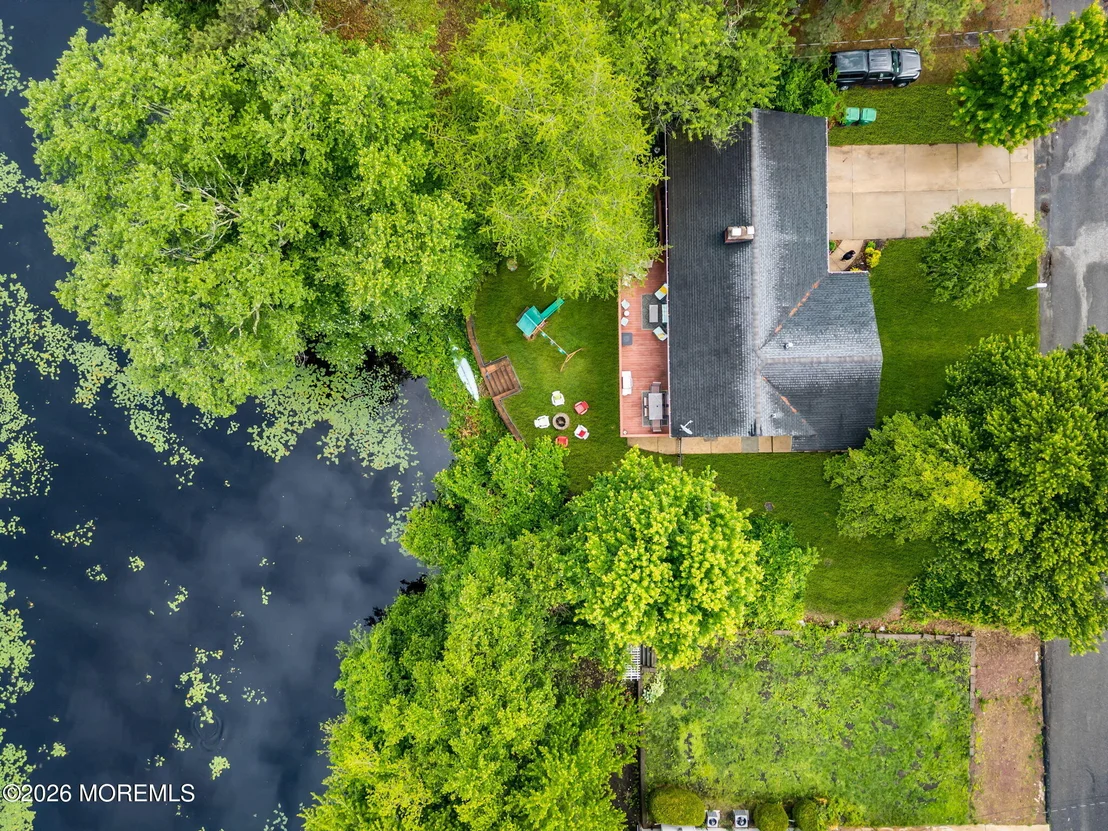 Photo of 1600 Parkview Boulevard