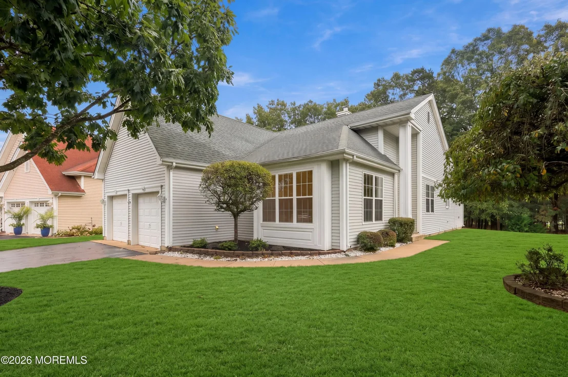 Photo of 33 Valley Stream Place