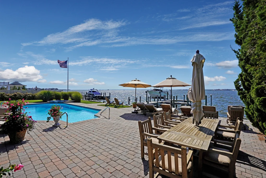 Photo of 207 Pointe Drive