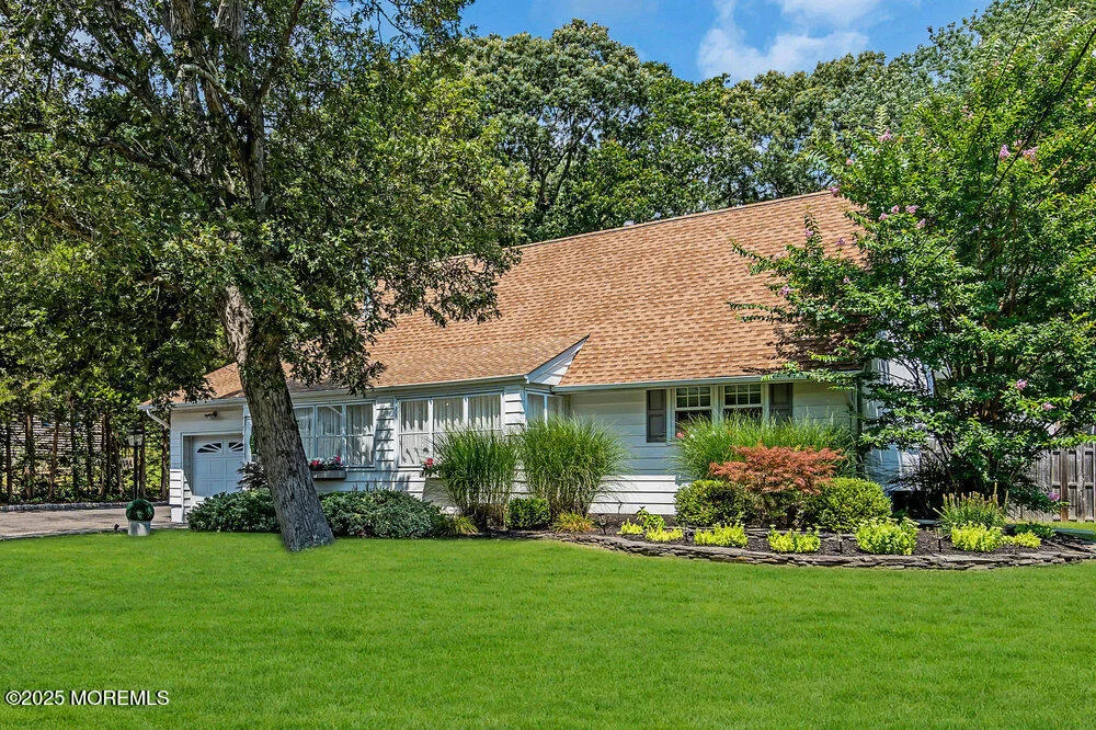 Photo of 984 Westminster Drive