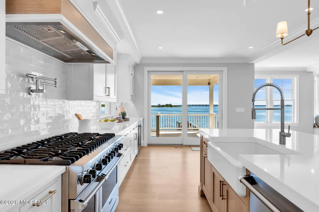 Photo of 153 Pershing Boulevard