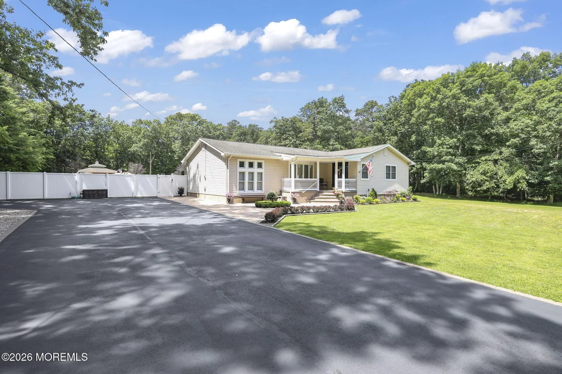 Photo of 296 Sunnybrook Road