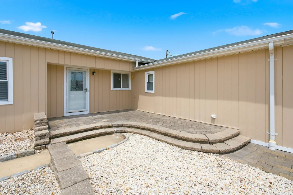 Photo of 1111 Uranus Court