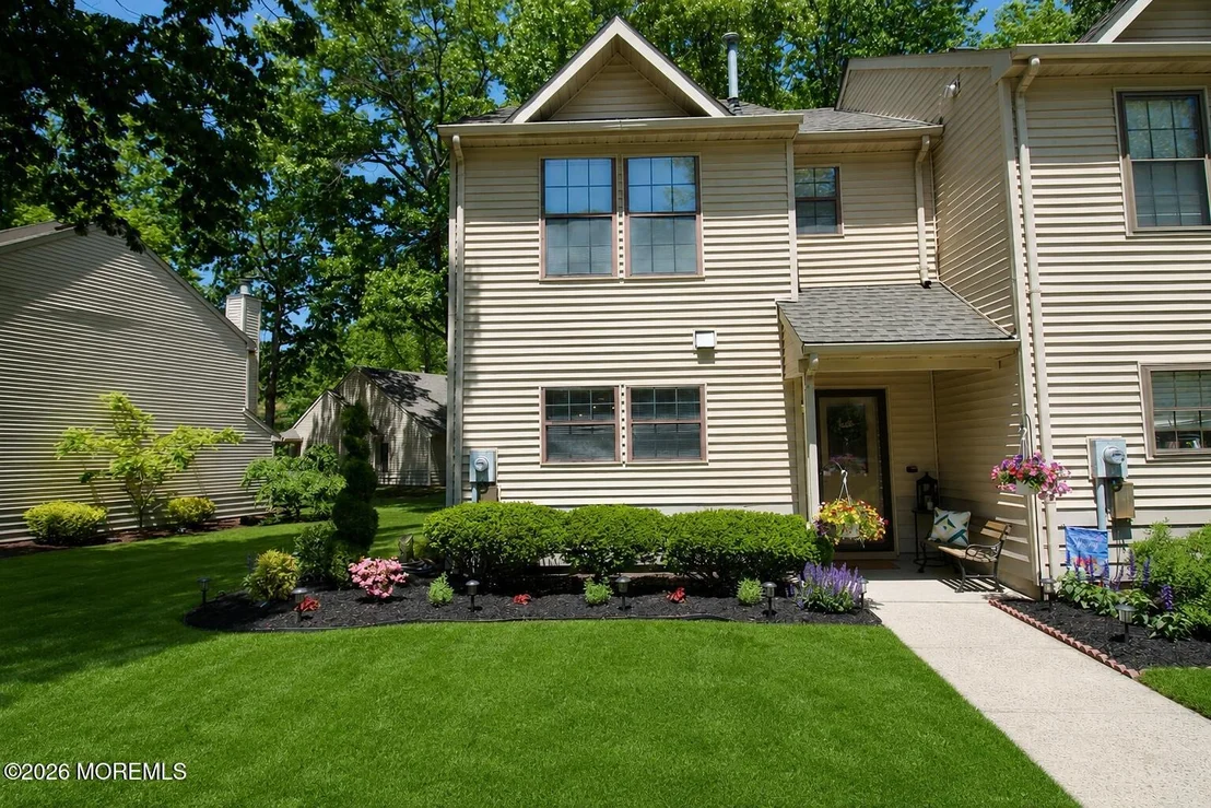Photo of 111 Azalea Circle