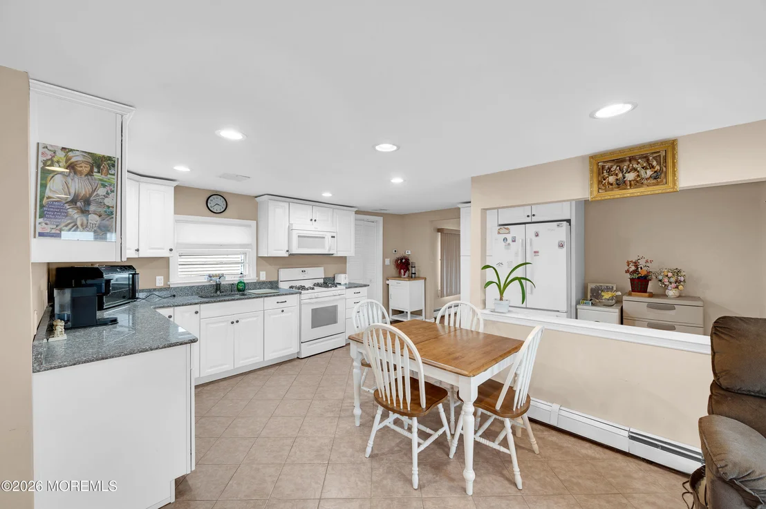 Photo of 202 5th Avenue