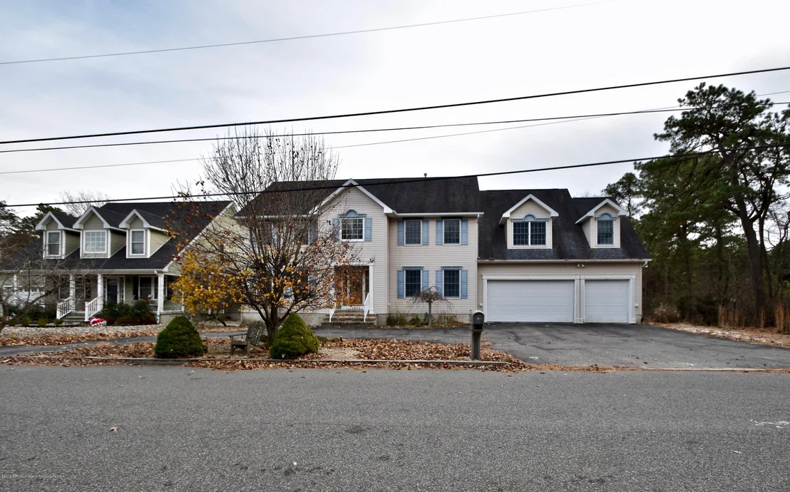 Photo of 1671 Joffre Road