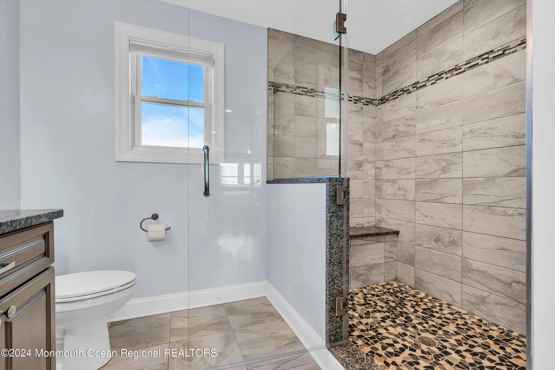 Photo of 106 Saint Lawrence Boulevard
